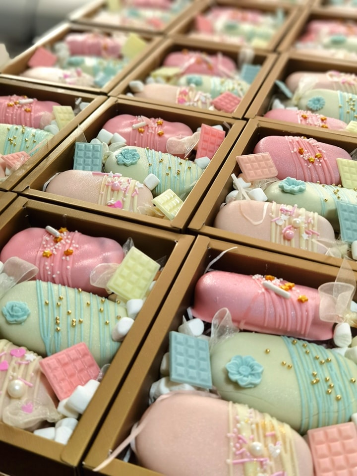 Cake Pops by 21Treats