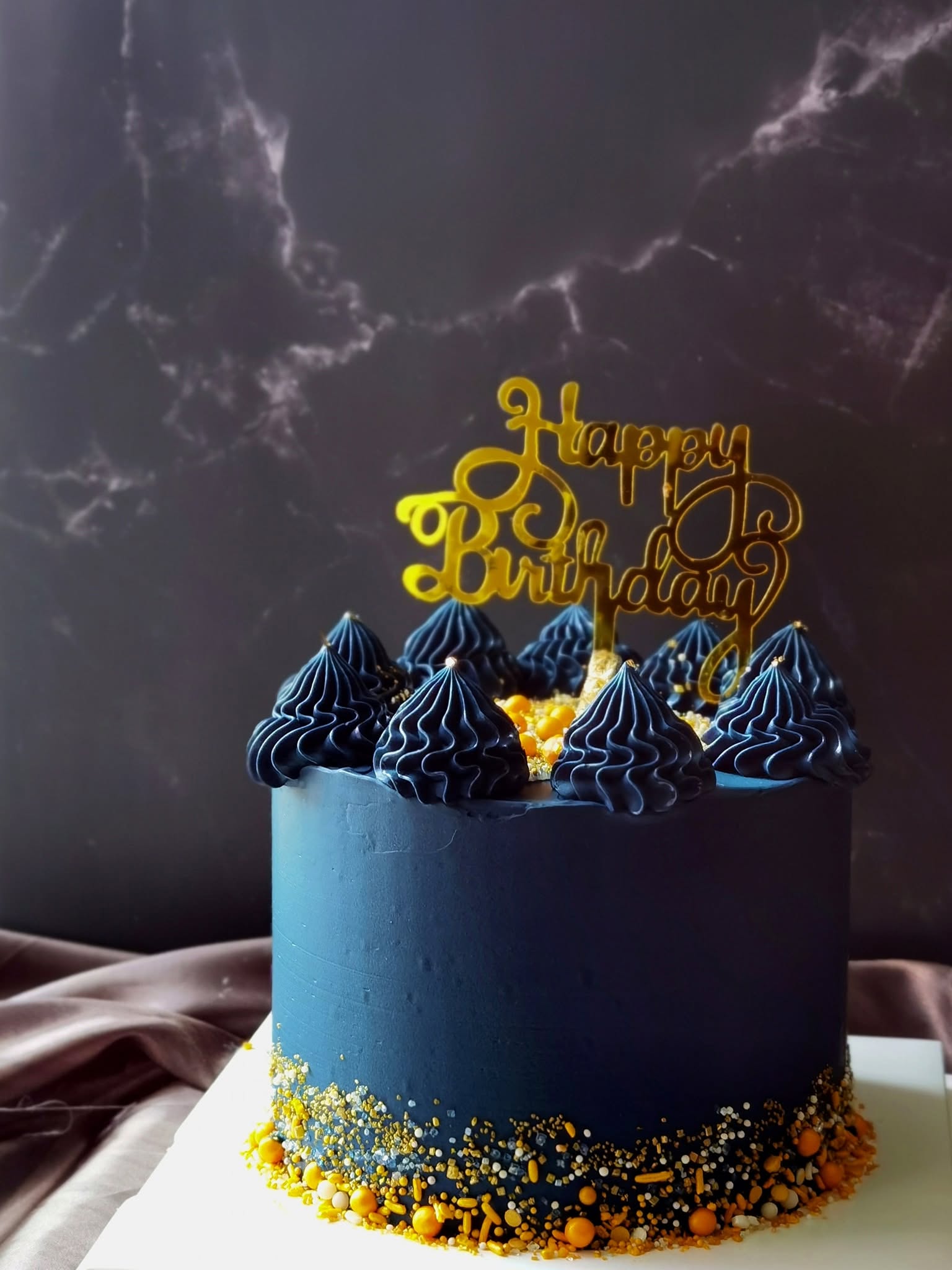 A birthdays cake by 21Treats