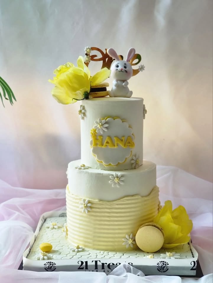 A month celebrations cake by 21Treats