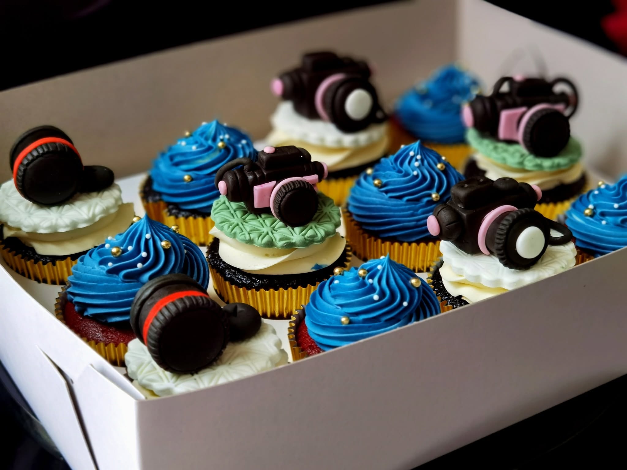 A personalized gifts cake by 21Treats