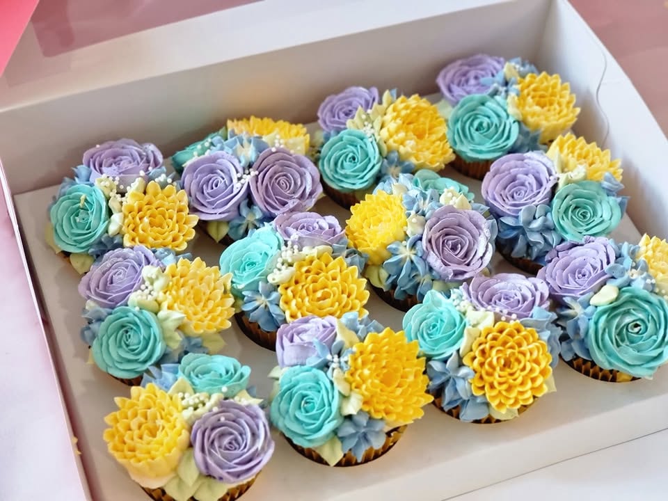 Cupcakes by 21Treats